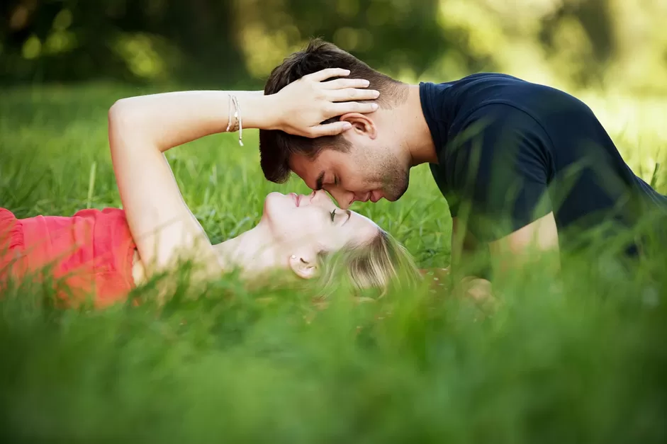 Ilustrasi cinta bersemi.( Foto: Pixabay)