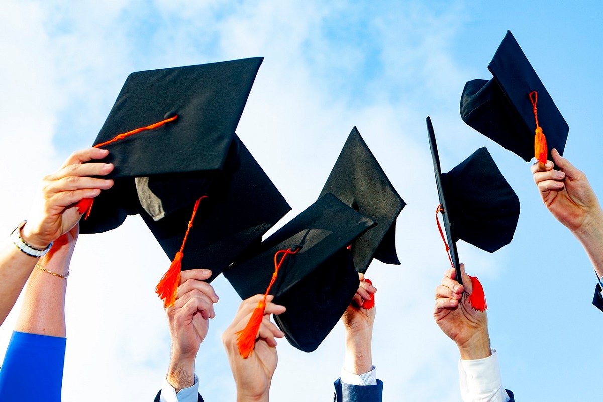 Ilustrasi Wisuda. (Foto : Pixabay)
