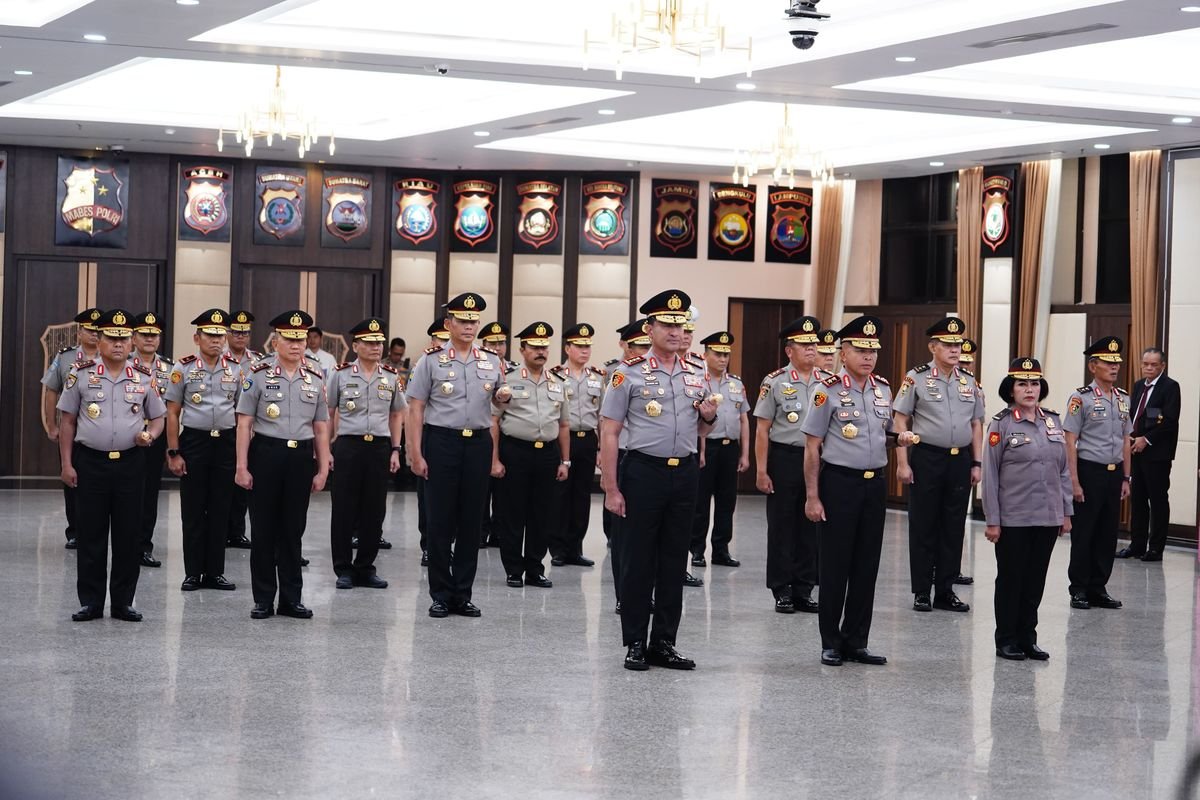 Polri resmi memberikan kenaikan pangkat kepada 27 perwira tinggi (Pati) dalam upacara di Rupattama Mabes Polri, Jumat (12/9/2025). (Foto : Dok. Divisi HUmas Polri)