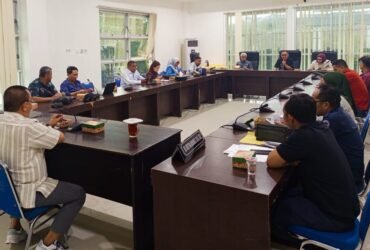 Suasana rapat kerja gabungan antara Komisi I bidang Hukum dan Pemerintahan bersama Komisi II bidang Ekonomi dan Keuangan, Selasa (9/9/2025).(Foto : Dok. HUMAS DPRD)