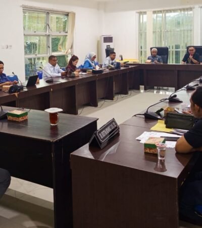 Suasana rapat kerja gabungan antara Komisi I bidang Hukum dan Pemerintahan bersama Komisi II bidang Ekonomi dan Keuangan, Selasa (9/9/2025).(Foto : Dok. HUMAS DPRD)