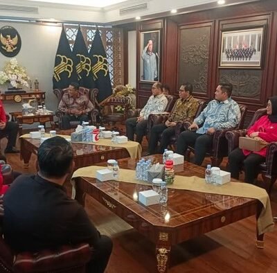 Pengurus DPP PDIP hadir di Kemenkum untuk menerima dua SK pengesahan struktur kepengurusan PDIP 2025–2030. (Foto : Dok. PDIP/Monang Sinaga/)