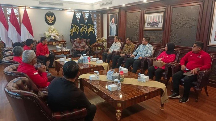 Pengurus DPP PDIP hadir di Kemenkum untuk menerima dua SK pengesahan struktur kepengurusan PDIP 2025–2030. (Foto : Dok. PDIP/Monang Sinaga/)
