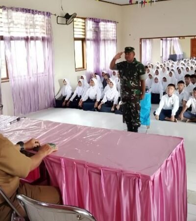 Ratusan siswa SMP Negeri 1 Telaga Biru antusias mengikuti penyuluhan bela negara yang digelar Satgas TMMD ke-126 Kodim 1315/Kabupaten Gorontalo.(Foto : Dok.Ist.)