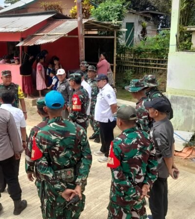 Tim Wasev Mabesad saat meninjau pelaksanaan program TMMD ke-126 di Desa Tonala, Kecamatan Telaga Biru, Kabupaten Gorontalo, Rabu (29/10/2025). (Foto : Dok. TNI)