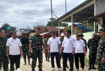 Tim Wasev Mabesad saat meninjau pelaksanaan program TMMD ke-126 di Desa Tonala, Kecamatan Telaga Biru, Kabupaten Gorontalo, Rabu (29/10/2025). (Foto : Dok. TNI)
